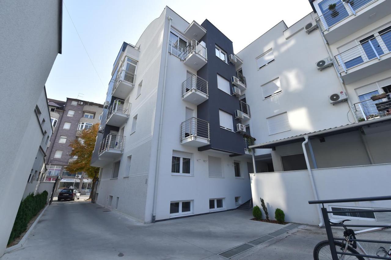 Apartment Sinisa With Garage 노비사드 외부 사진